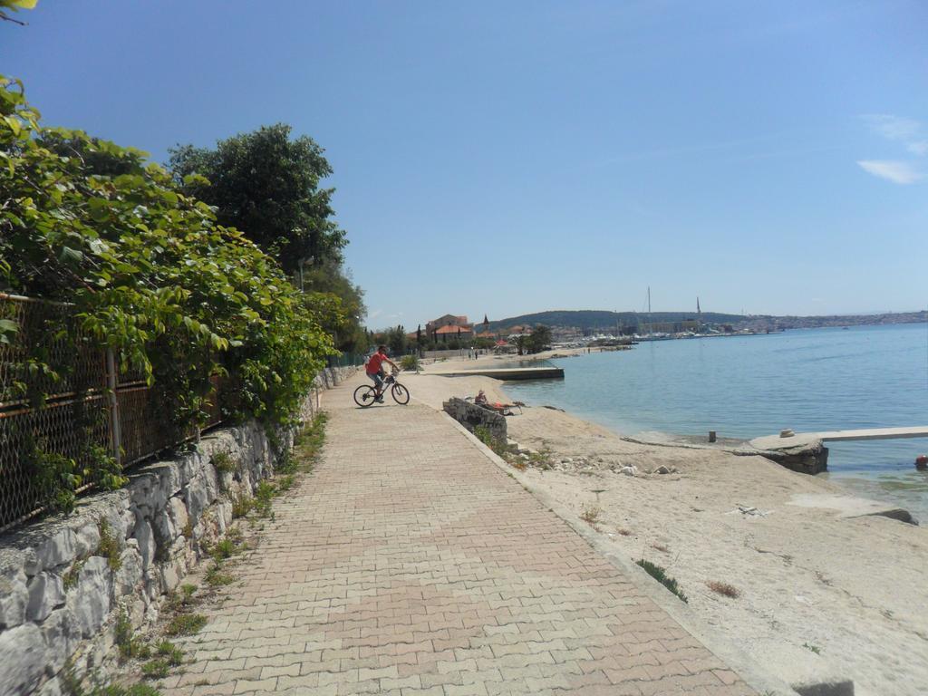 Apartments Valjan Trogir Exterior photo